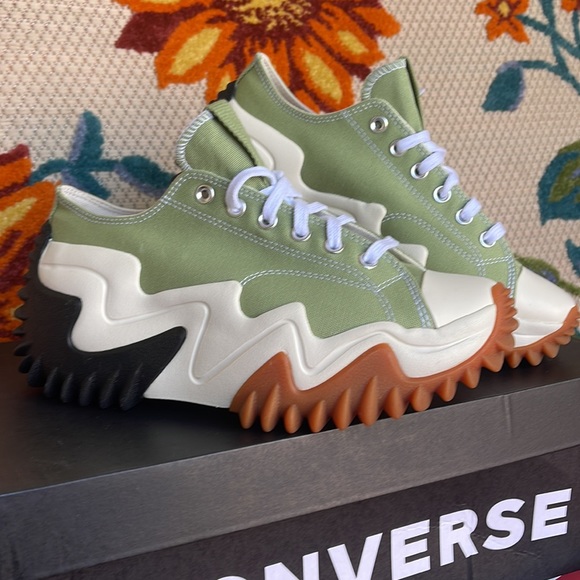 Converse A03906C
RUN STAR MOTION O ALOE GREENESRET/BLACK
WMNS sneakers- Platform - Picture 8 of 16